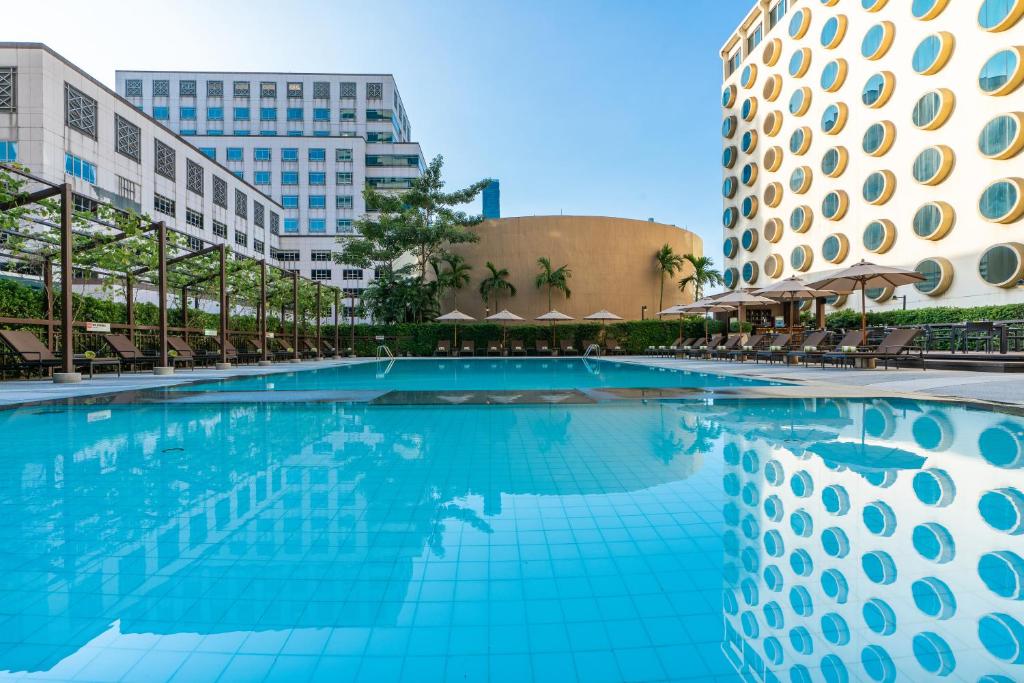 Piscina do Holiday Inn Bangkok Silom