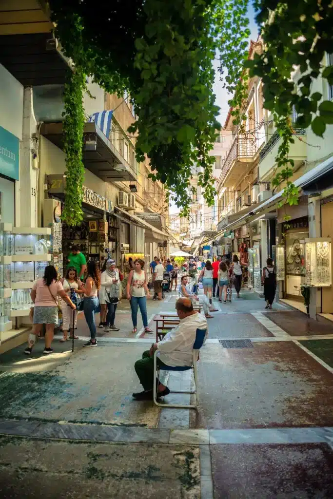 Plaka, melhor bairro para se hospedar em Atenas