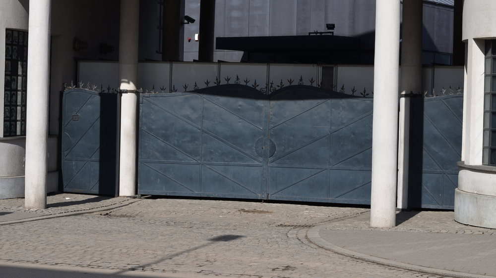 O portão da fábrica de Oskar Schindler, em Cracóvia