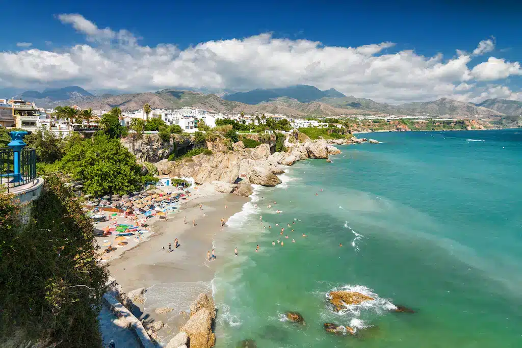 Praia de Nerja, na Costa del Sol espanhola