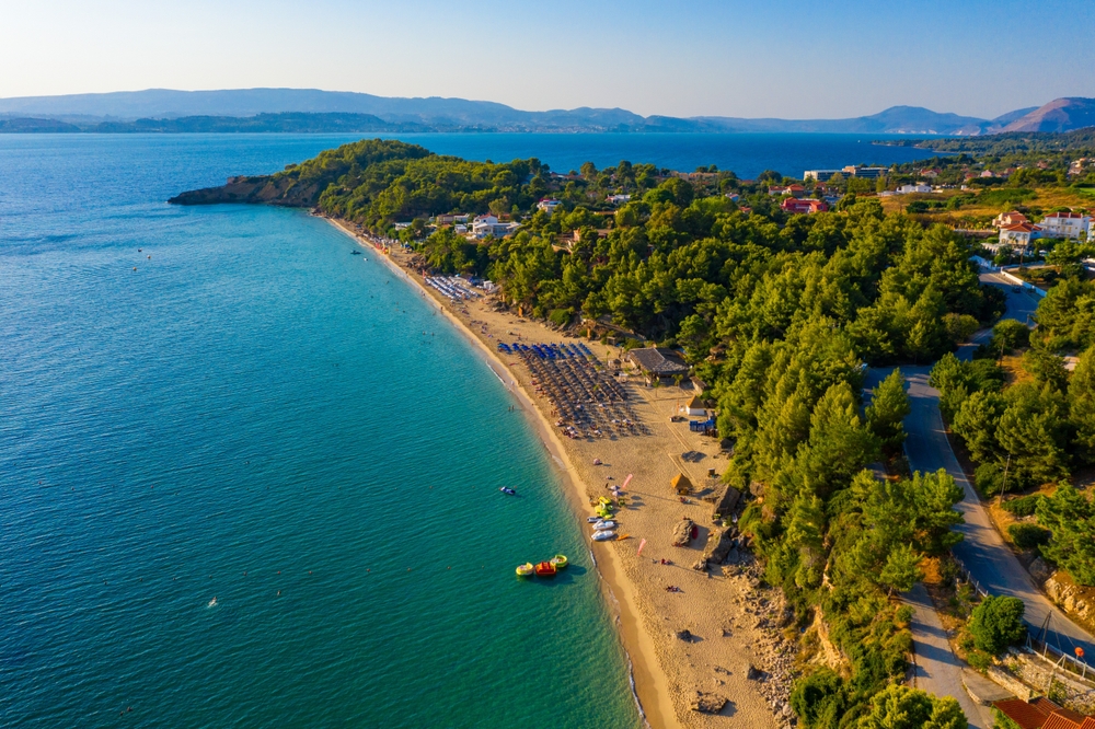 Praia de Platis Gialos em Lassi