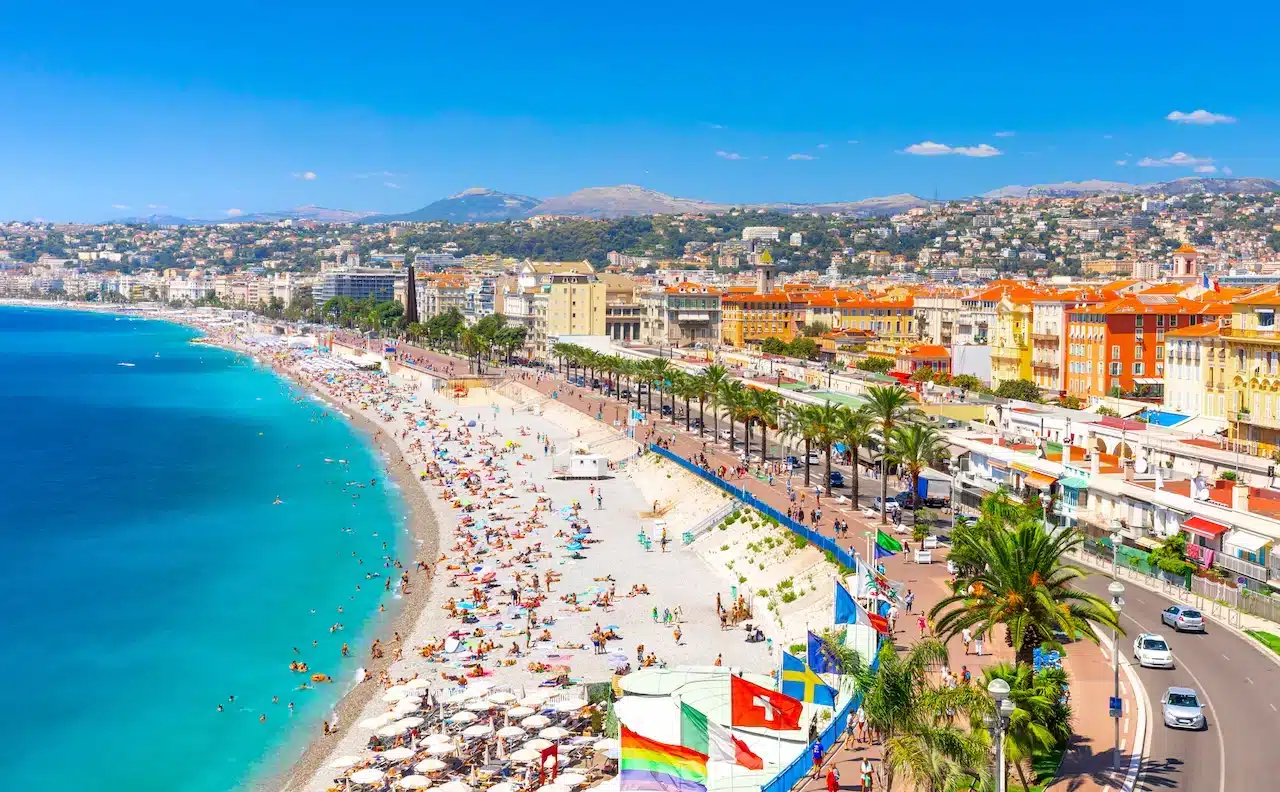 Promenade des Anglais, onde ficar para férias de praia em Nice
