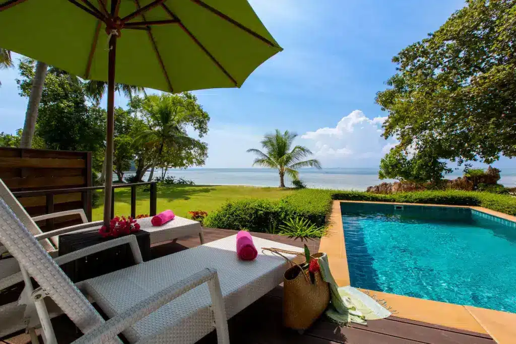 quarto com piscina privativa no elixir koh yao yai