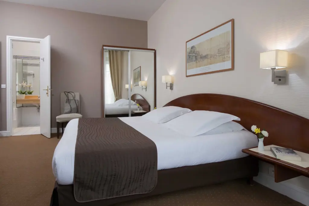 quarto no Hôtel Excelsior Opéra em Paris