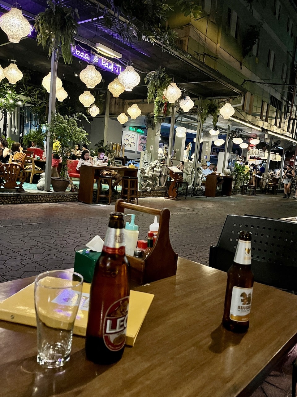 Rambuttri, rua aconchegante perto da Khao San Road