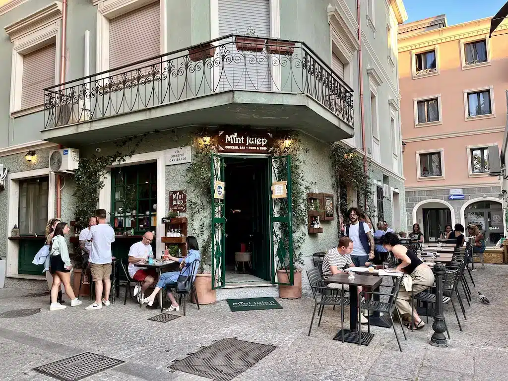 Restaurante no centro de Olbia