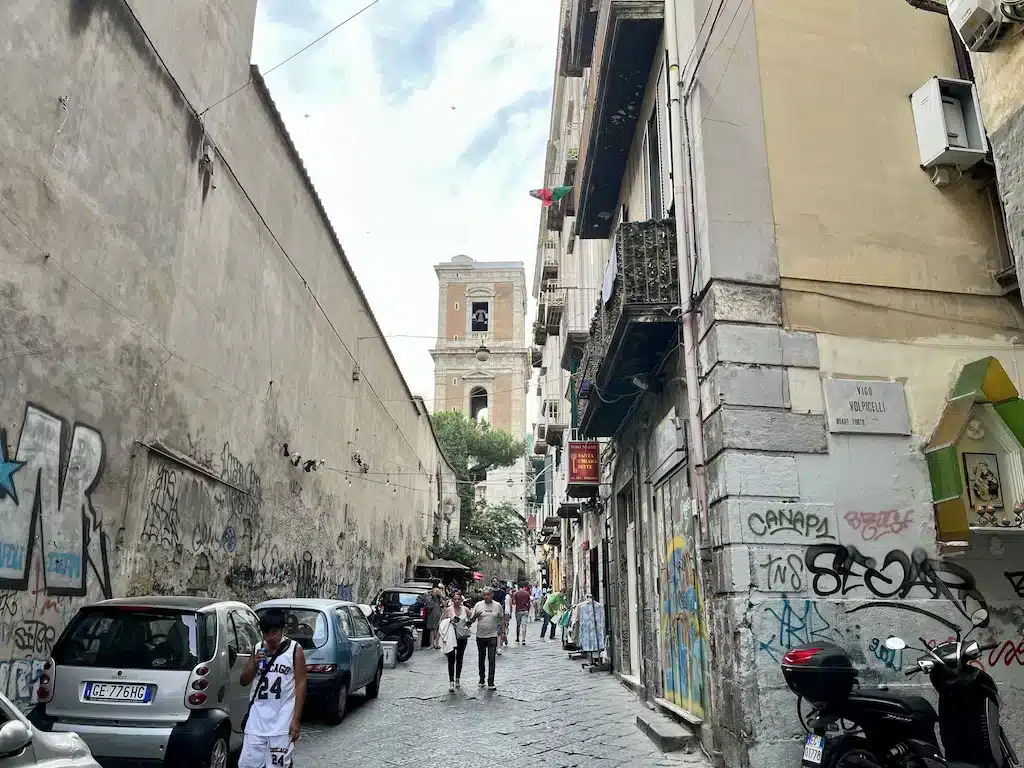 Ruas aconchegantes do Centro Storico de Nápoles