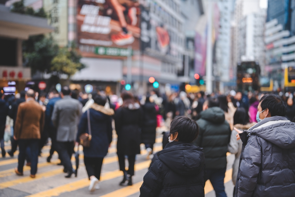 Ruas movimentadas no bairro de compras de Causeway Bay, em Hong Kong
