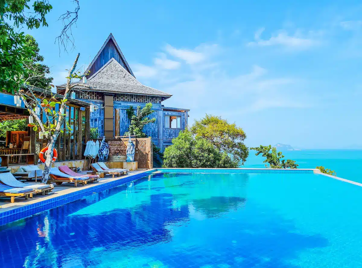 Santhiya Resort, piscina de borda infinita