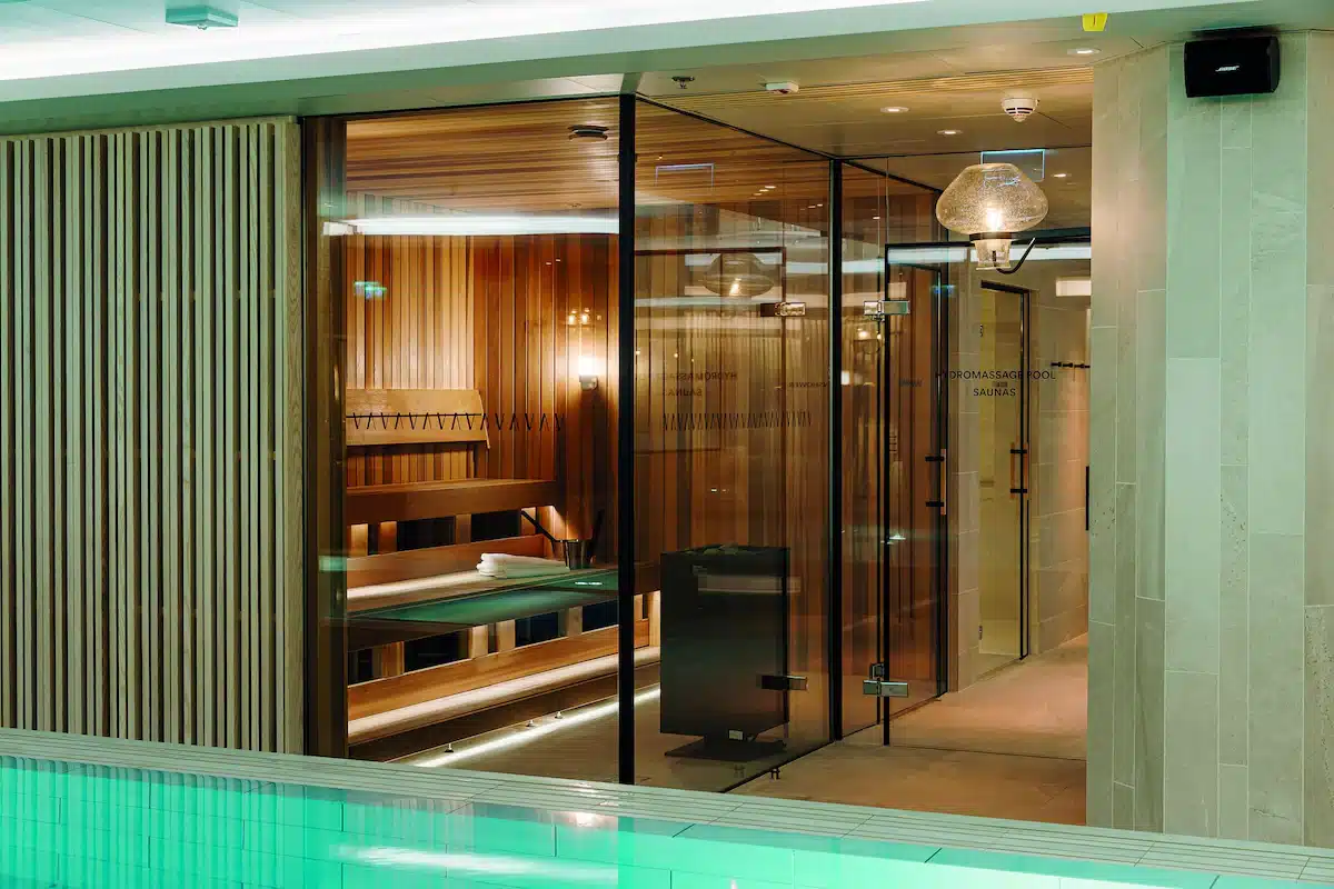 Sauna e área do spa no hotel