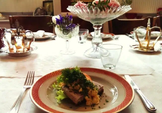 smørrebrød dinamarquês no centro de Copenhague