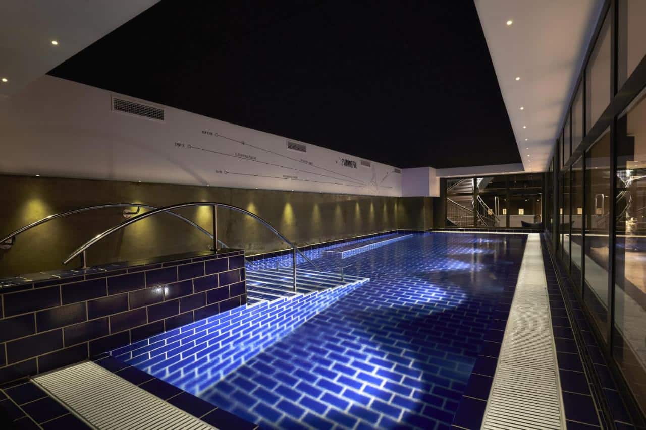 steel house, hostel de luxo com piscina coberta em Copenhague 