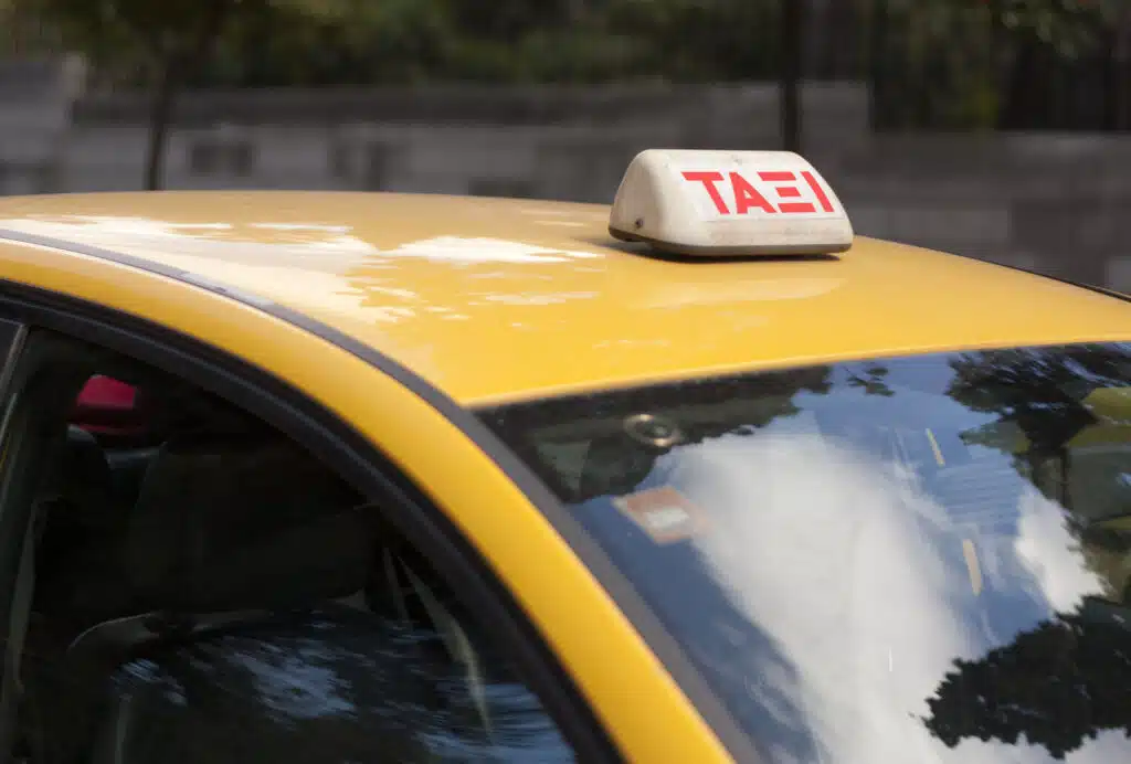 Táxi em Atenas