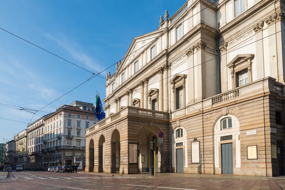 Teatro alla Scala na Piazza della Scala em Milão