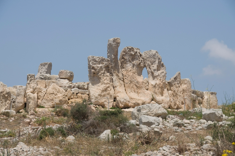 O templo de pedra de Ħaġar Qim perto de Qrendi, em Malta