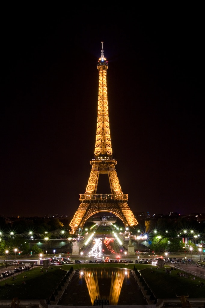 A Torre Eiffel à noite