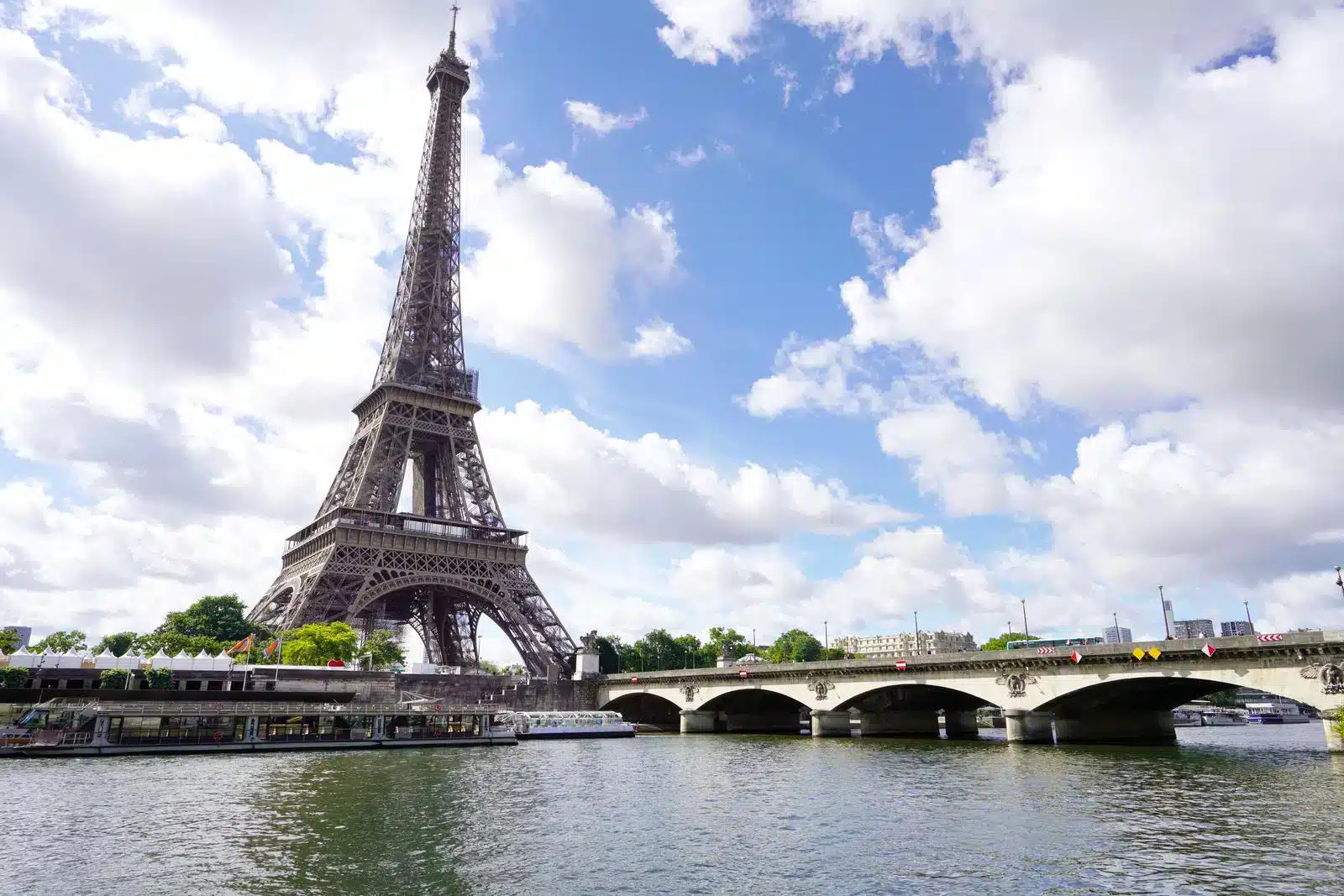 a torre eiffel