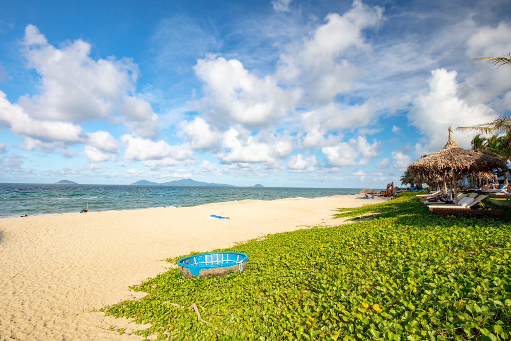 O trecho mais popular da Praia de An Bang, perto de Hoi An