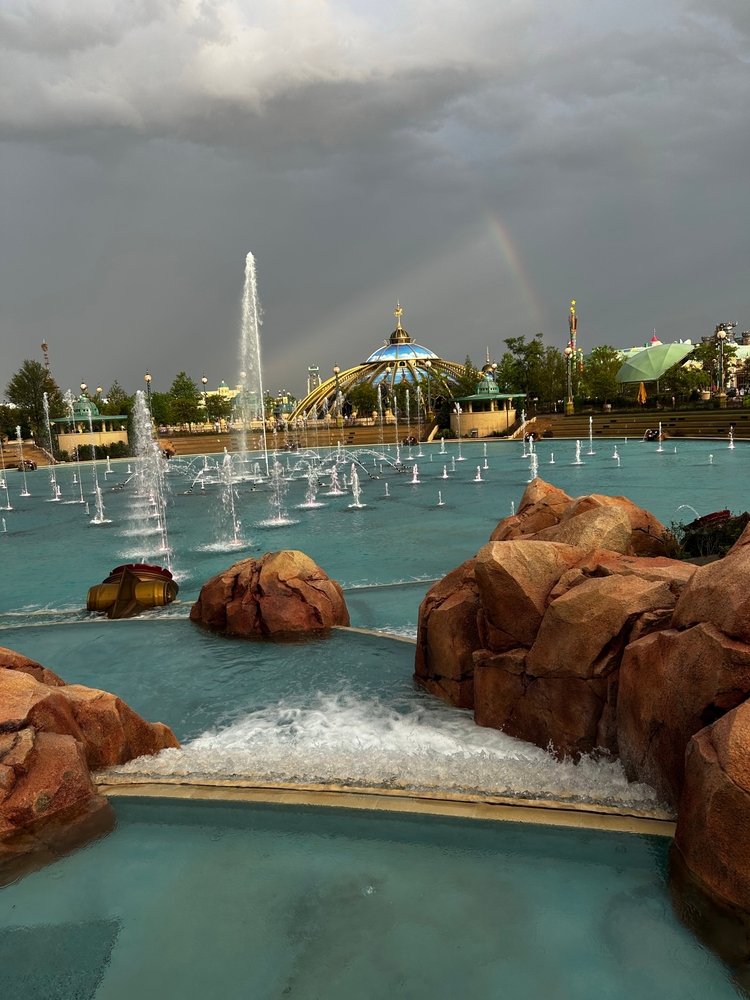 Universal Epic Universe em Orlando depois de um dia de chuva