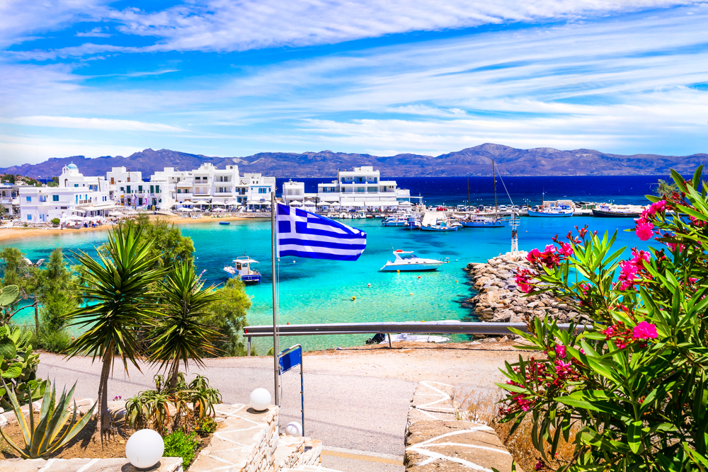 A vila litorânea de Piso Livadi em Paros