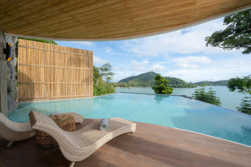Villa com piscina privativa no Sinae Phuket