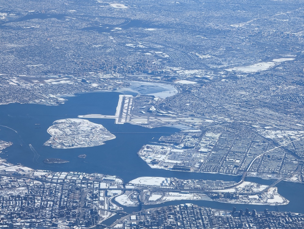 Vista aérea do Aeroporto LaGuardia, em Nova York