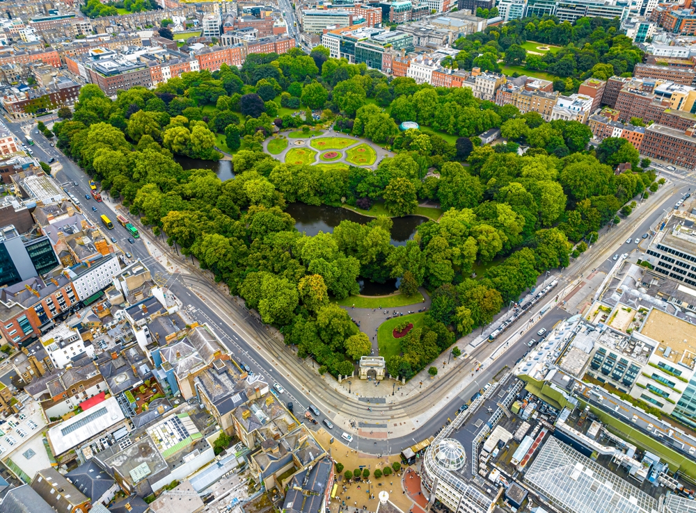 Vista aérea do St. Stephen's Green, no centro de Dublin