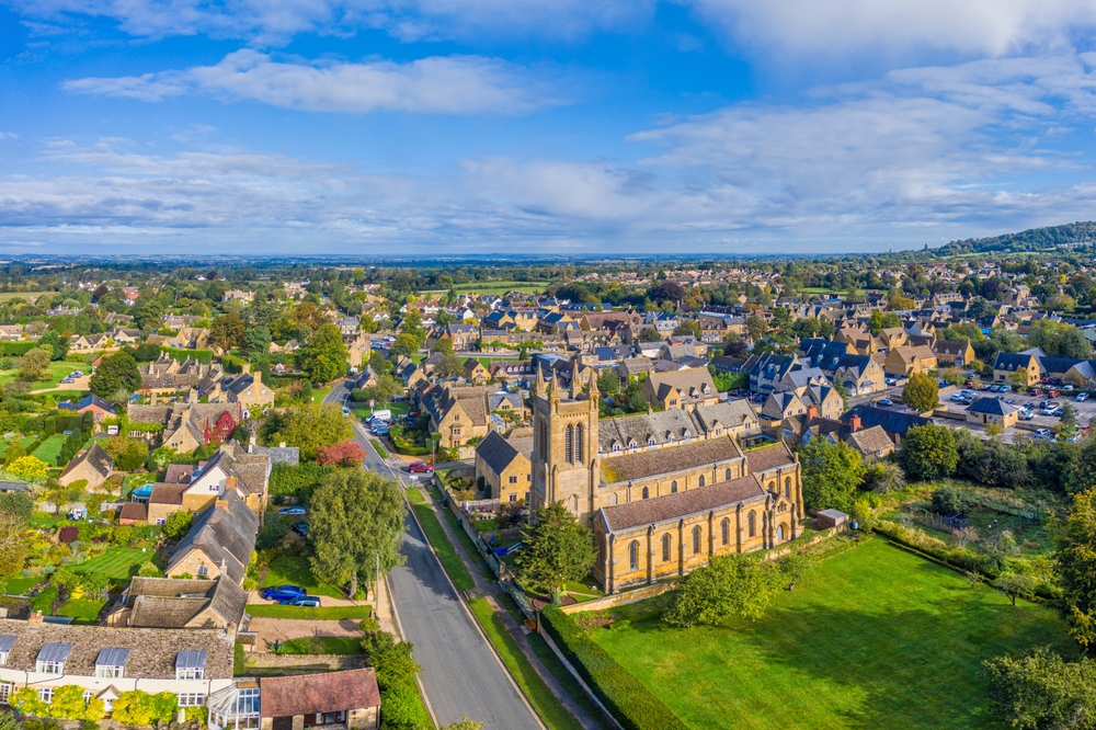Vista aérea do vilarejo de Broadway, nos Cotswolds