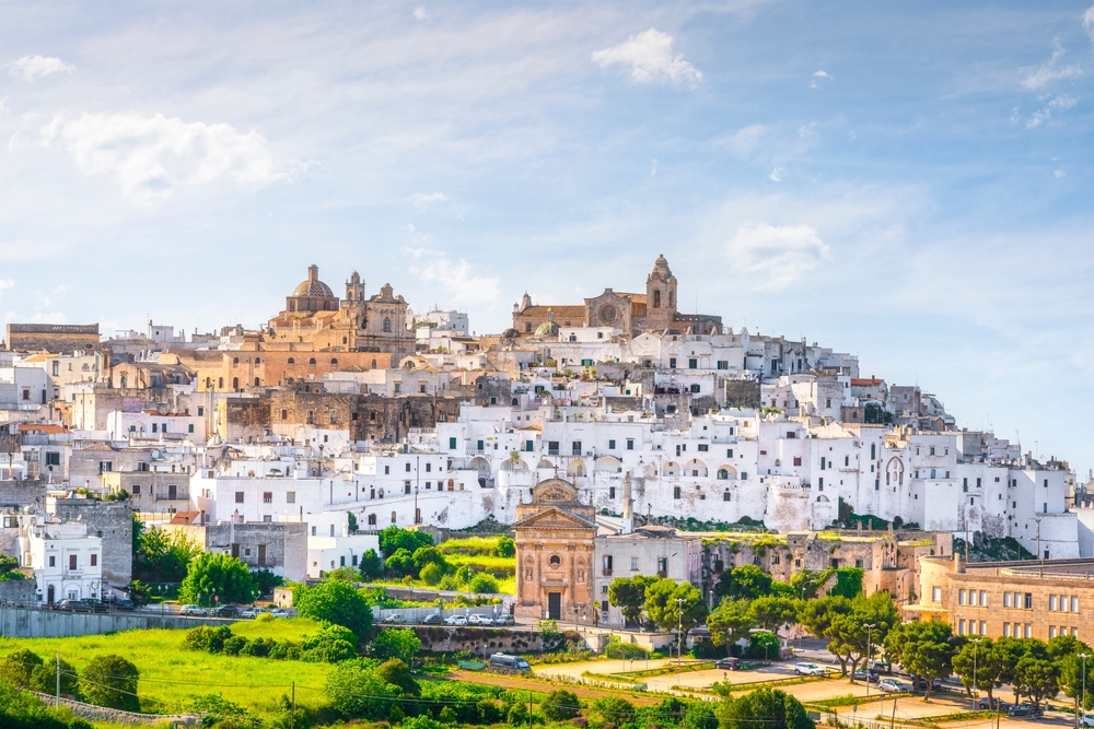 Vista da cidade branca de Ostuni, na Puglia