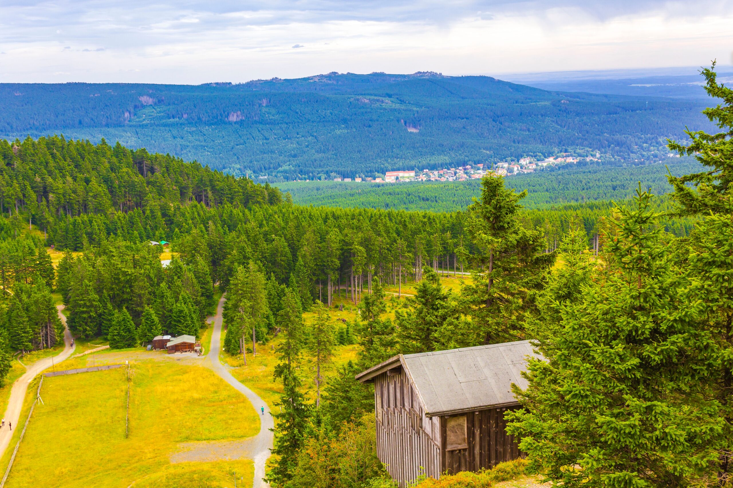 Vista do Wurmberg e do teleférico perto de Braunlage