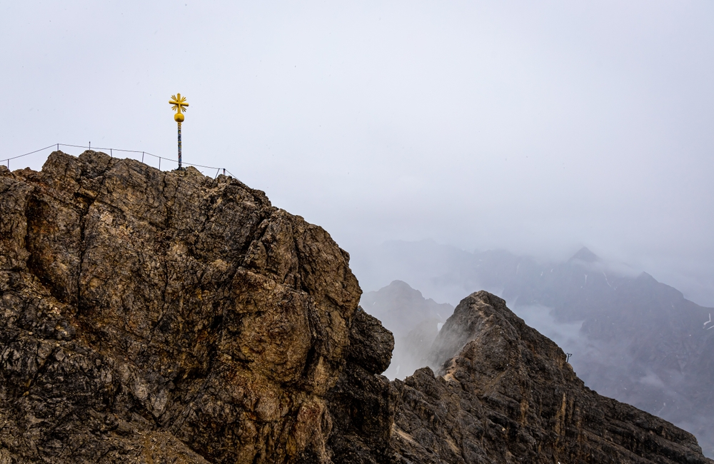 A Zugspitze, a montanha mais alta da Alemanha, nos Alpes perto de Garmisch-Partenkirchen